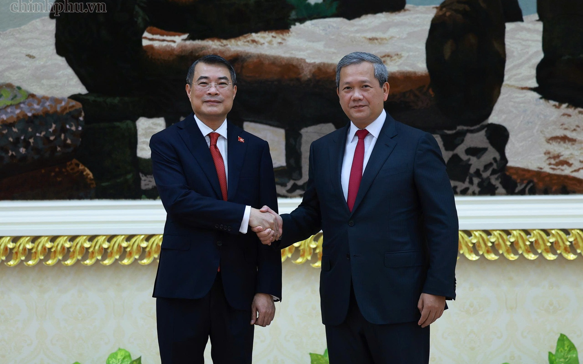 越南政府总理黎明兴与柬埔寨首相洪玛奈举行会谈