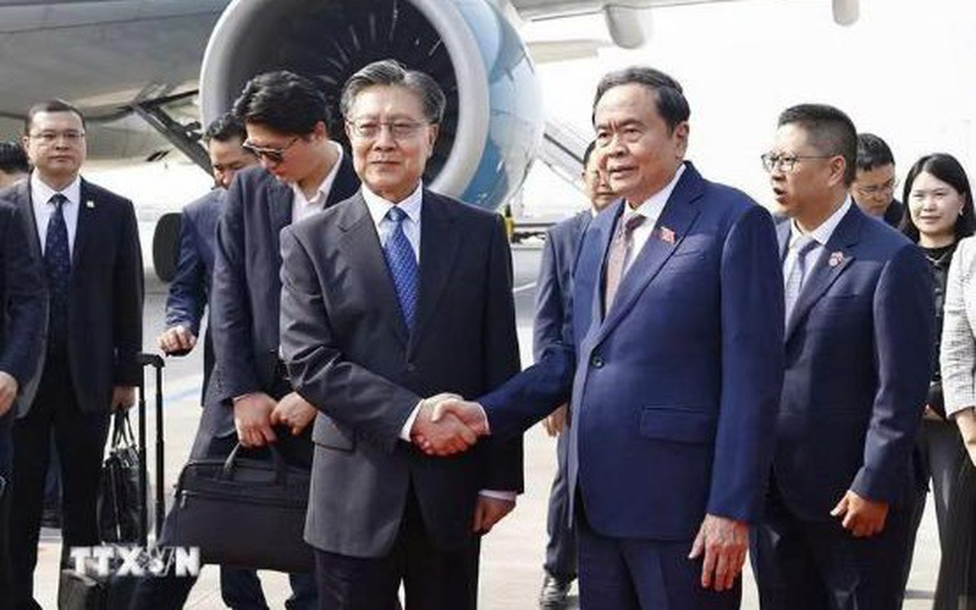 越南国会主席陈青敏圆满结束对中国的正式访问