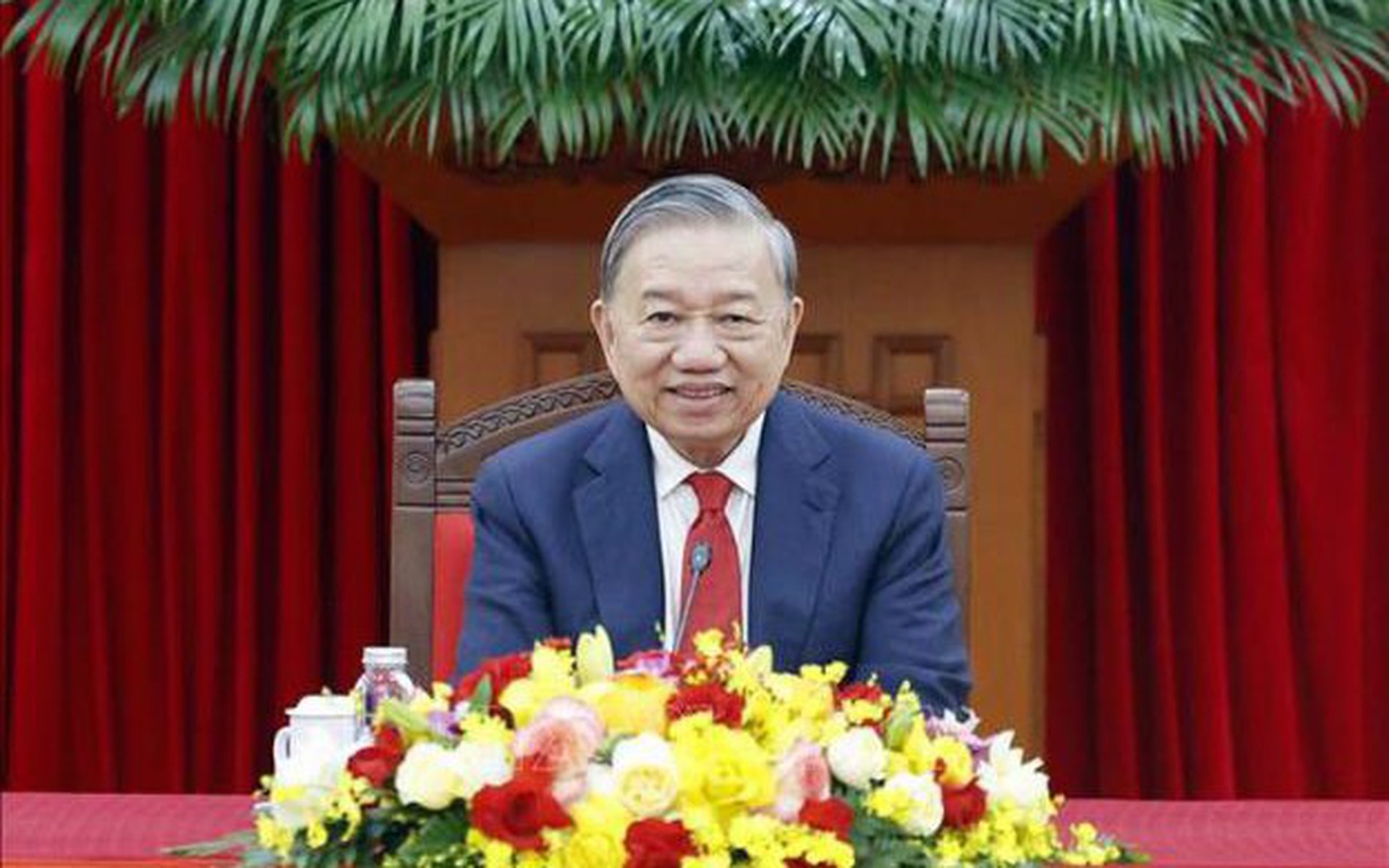 越共中央总书记苏林同新加坡人民行动党秘书长、政府总理黄循财通电话