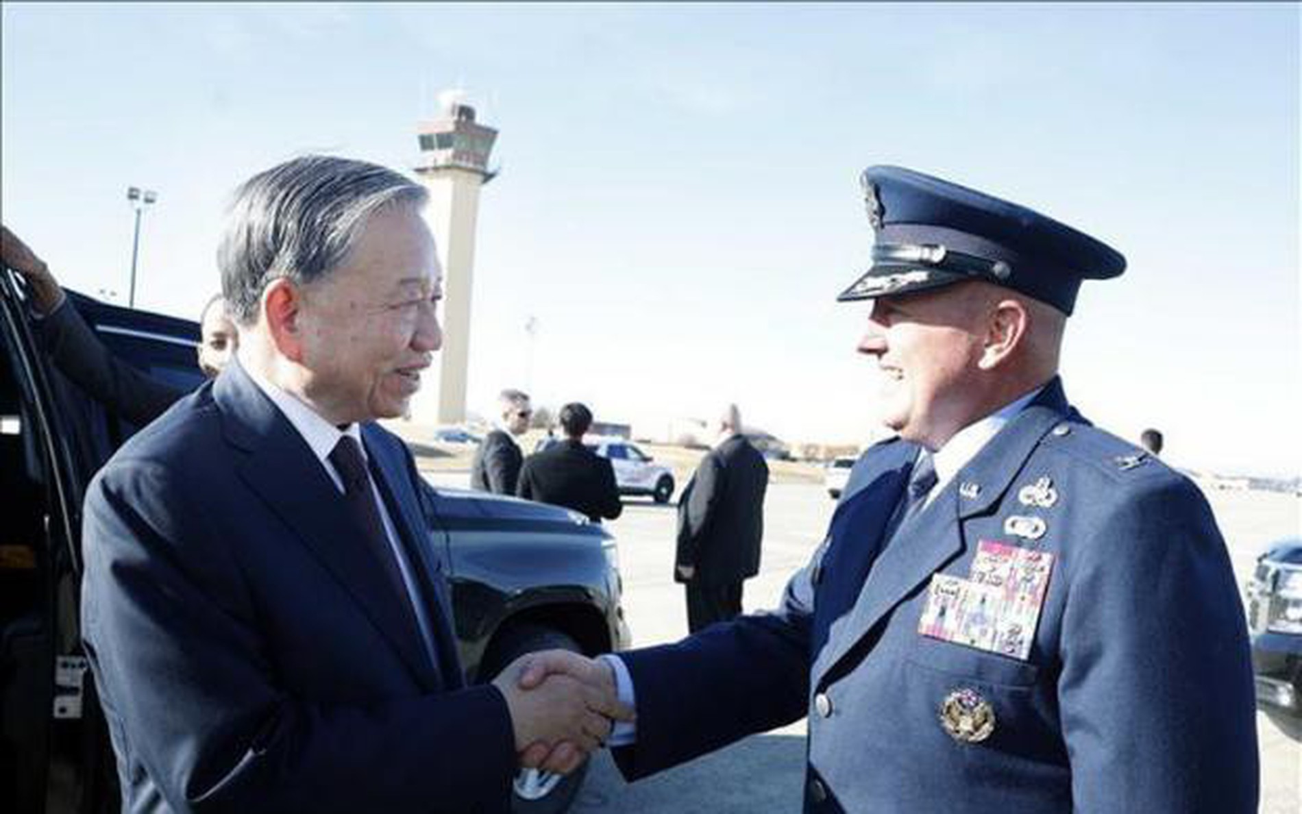 越共中央总书记苏林圆满结束赴美出席加沙和平委员会开幕会议之行