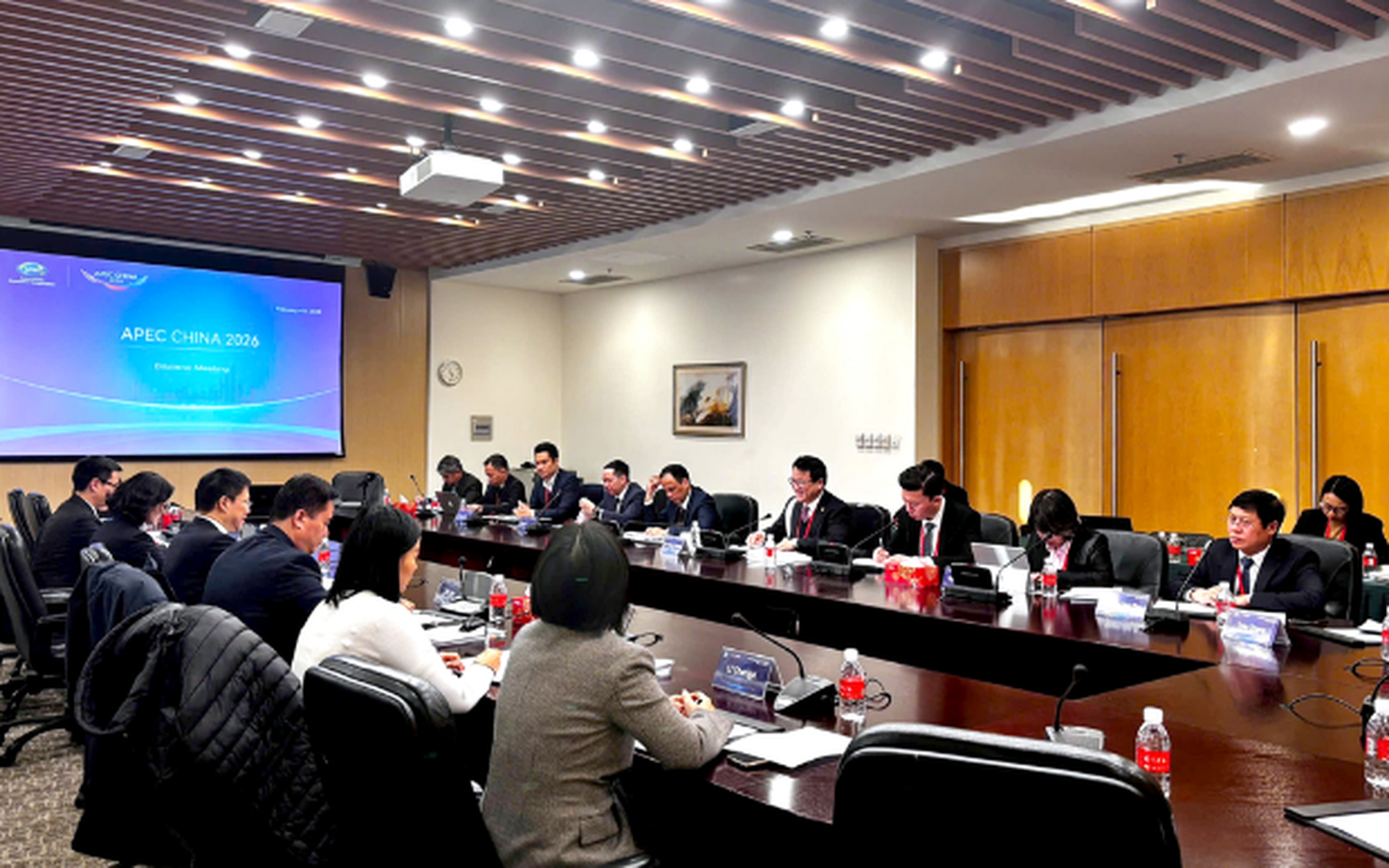 越南财政部和中国财政部就地区财政政策优先方向进行深入探讨