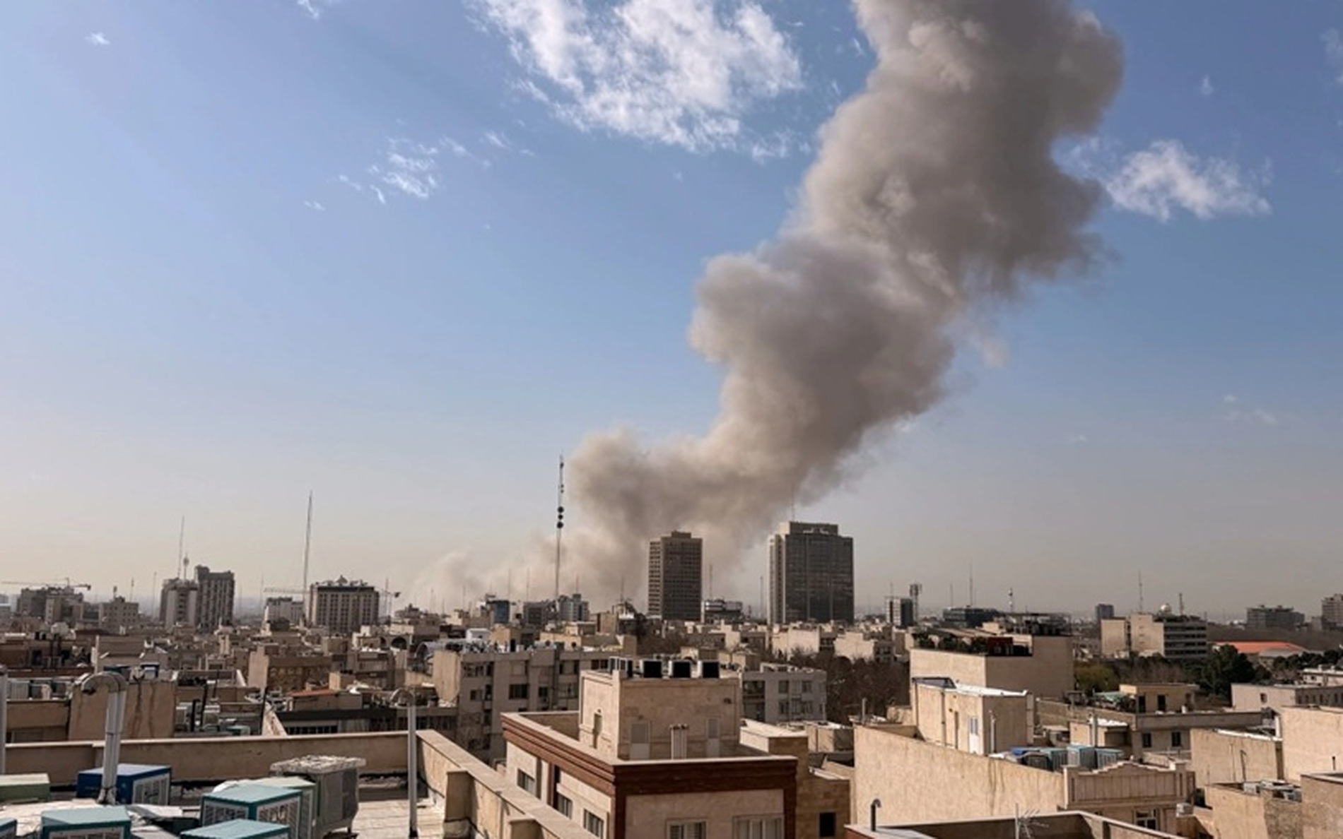 越南外交部劝告越南公民当前不要前往伊朗和以色列