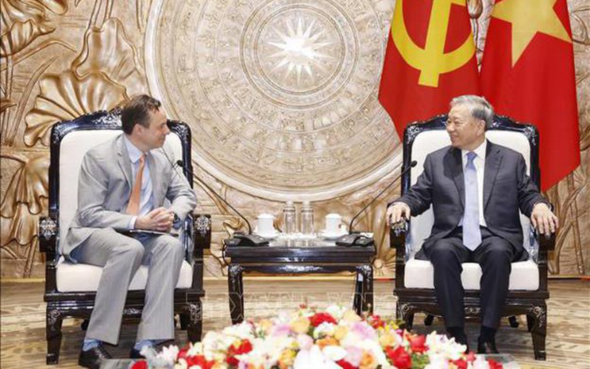 越共中央总书记苏林会见美国企业高管