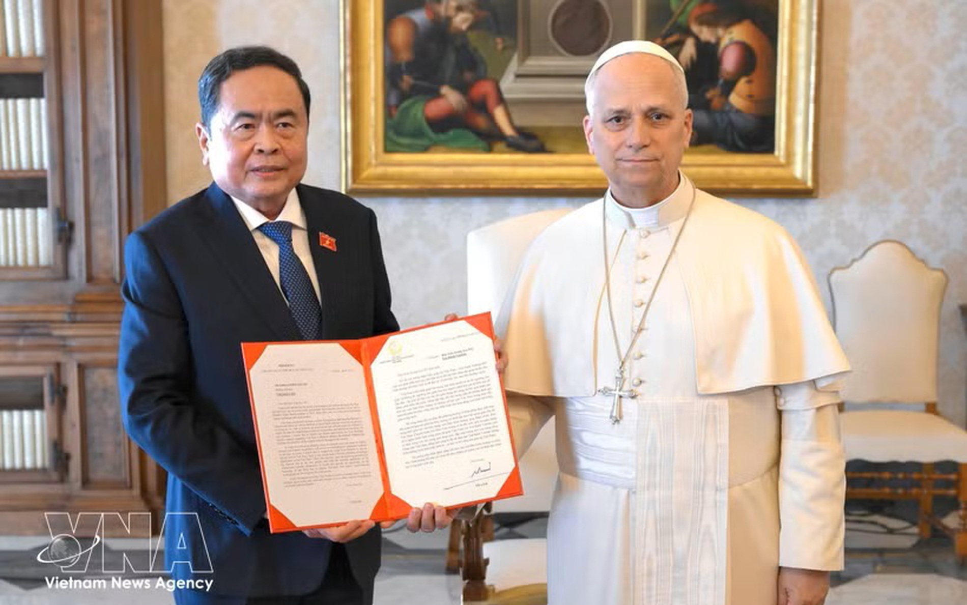 越南国会主席陈青敏会见教皇利奥十四世