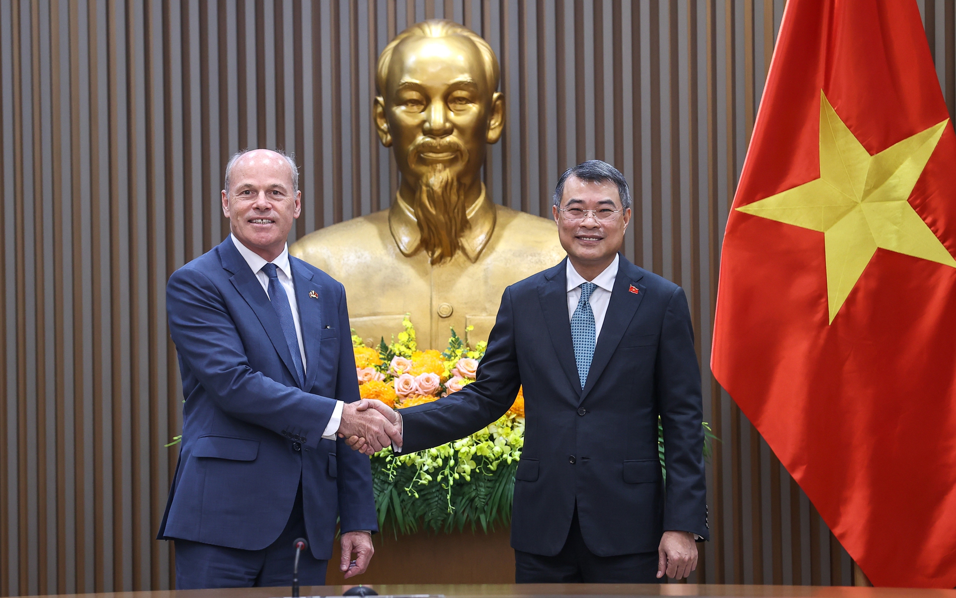 政府总理黎明兴会见加拿大驻越南大使