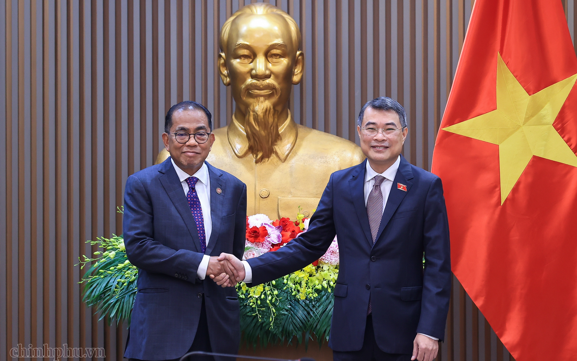 黎明兴总理会见马来西亚国防部长