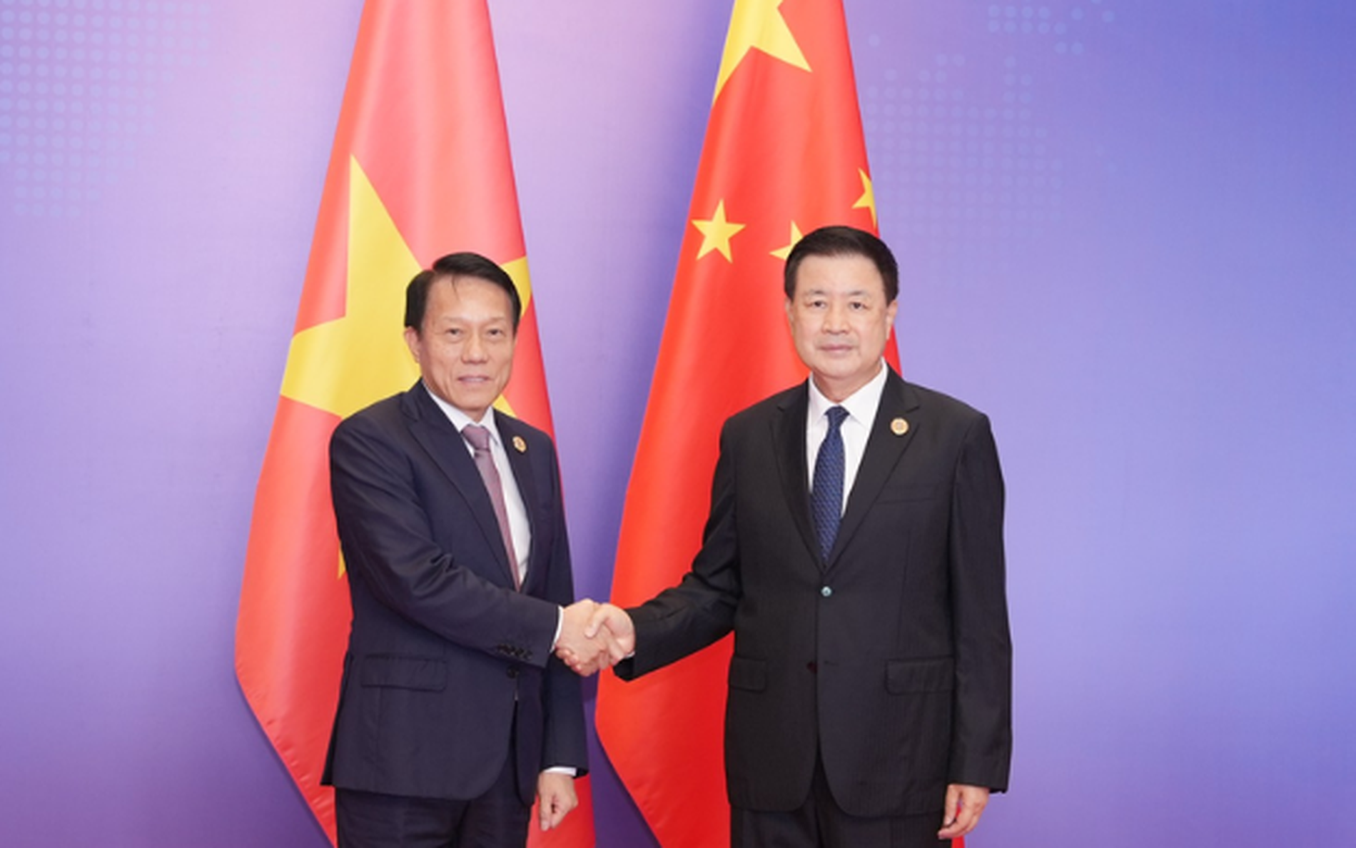 越南公安部部长梁三光会见中国公安部部长王小红