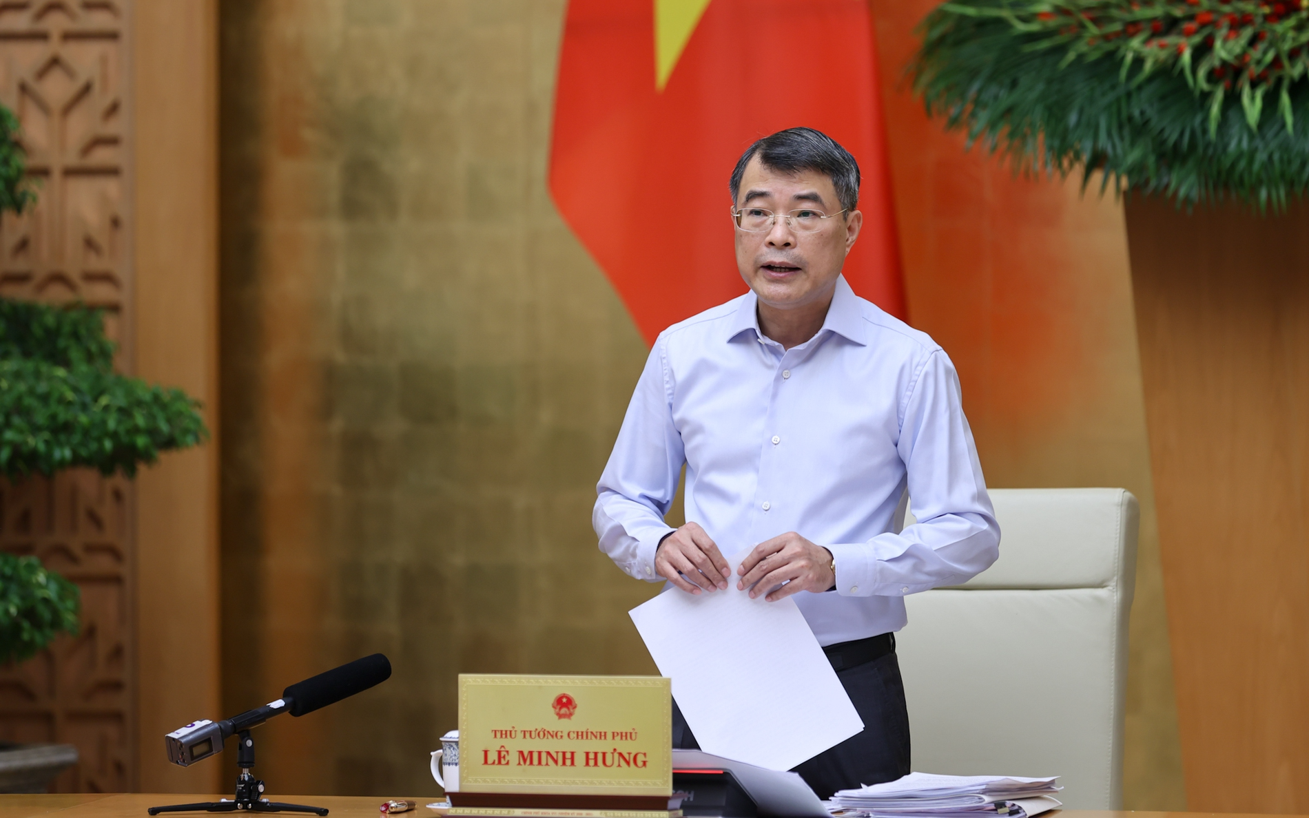 越南政府总理黎明兴主持召开2026年8月份政府定期会议：完成全年任务的冲刺期