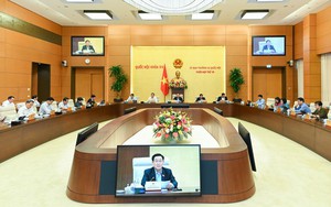 Kỳ họp thứ 4, Quốc hội thực hiện công tác nhân sự và thông qua nghị quyết về xử lý kỷ luật đối với cán bộ, công chức, viên chức