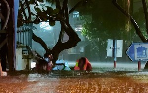 Mưa lớn, Đà Nẵng và các tỉnh miền Trung ngập sâu