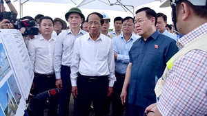 Chủ tịch Quốc hội Vương Đình Huệ kiểm tra Dự án đầu tư xây dựng Cảng Hàng không quốc tế Long Thành