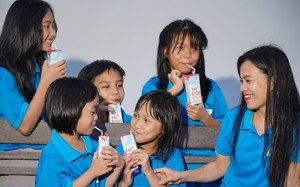 Trường Hy Vọng nhận 27.000 ly sữa tươi sạch từ Quỹ Vì tầm vóc Việt
