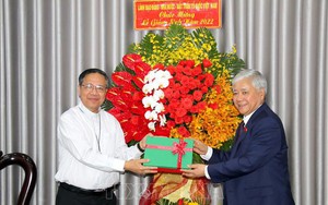 Chủ tịch Ủy ban Trung ương MTTQ Việt Nam chúc mừng Giáng sinh tại Bình Thuận