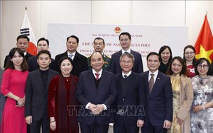 Chủ tịch nước Nguyễn Xuân Phúc gặp cộng đồng người Việt tại Hàn Quốc; tiếp các tổ chức hữu nghị, hợp tác Hàn - Việt