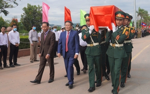 Quảng Trị đón nhận hài cốt liệt sĩ hy sinh tại nước bạn Lào