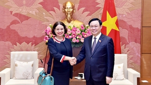 Chủ tịch Quốc hội Vương Đình Huệ tiếp Đại sứ Australia tại Việt Nam 