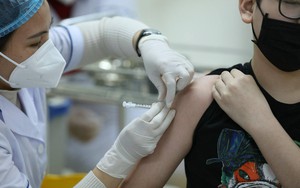 Đại dịch chưa kết thúc, cần tăng cường tiêm vaccine nhắc lại