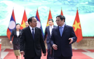 Thủ tướng: Đưa hợp tác kinh tế Việt Nam - Lào phát triển xứng tầm với quan hệ chính trị đặc biệt