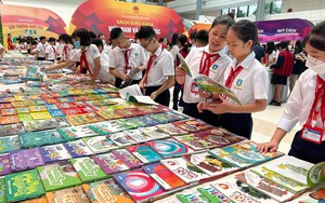 Trưng bày lịch sử phát triển sách giáo khoa giáo dục phổ thông Việt Nam các thời kỳ