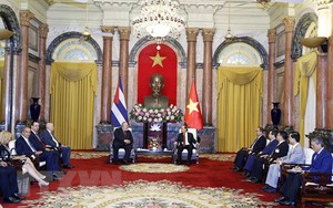 Chủ tịch nước Nguyễn Xuân Phúc hội kiến Thủ tướng Cộng hòa Cuba Manuel Marrero Cruz