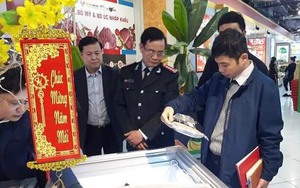 Lấy mẫu kiểm tra an toàn thực phẩm các mặt hàng có nhu cầu tiêu thụ cao dịp Tết