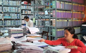 Công chức làm công tác lưu trữ có được xét thăng hạng?