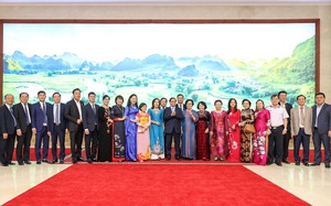 Thủ tướng chủ trì cuộc gặp của Thường trực Chính phủ với đại diện giới doanh nhân Việt Nam