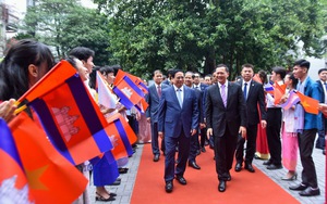 Hai Thủ tướng Việt Nam, Campuchia giao lưu với sinh viên, thế hệ trẻ hai nước