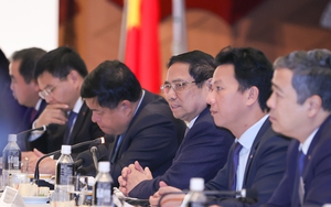 Thủ tướng tọa đàm với các tập đoàn hàng đầu Nhật Bản: Việt Nam là nơi an toàn trong cơn bão