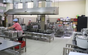 Phạt 12 bếp ăn trường học vi phạm an toàn thực phẩm