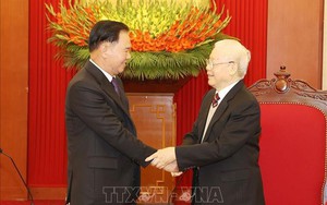 Tổng Bí thư Nguyễn Phú Trọng tiếp Chánh Văn phòng Trung ương Đảng Nhân dân Cách mạng Lào