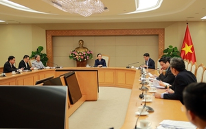 Phó Thủ tướng Trần Hồng Hà họp về kế hoạch triển khai quy hoạch cảng biển và đường sắt