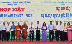 Đồng chí Đỗ Văn Chiến dự họp mặt nhân dịp Tết Chôl Chnăm Thmây tại Cà Mau