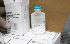 Tìm nhiều cách để có thuốc điều trị ngộ độc Botilinum