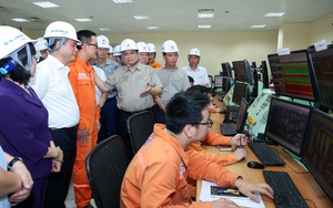 Thủ tướng kiểm tra tình hình sản xuất, cung ứng điện, than tại Quảng Ninh