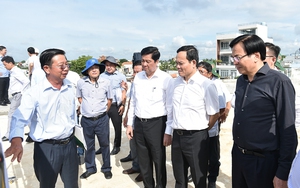 Phó Thủ tướng Trần Lưu Quang khảo sát một số dự án ODA tại Cần Thơ