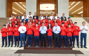 Thủ tướng gặp mặt, biểu dương Đội tuyển bóng đá nữ quốc gia Việt Nam