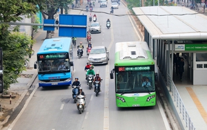 Ưu tiên, khuyến khích người dân sử dụng dịch vụ vận tải công cộng