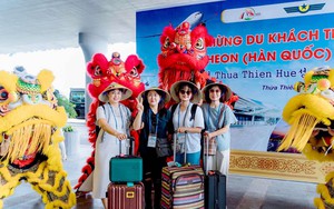 Nhà ga mới Phú Bài (Huế) đón đoàn khách Hàn Quốc đầu tiên trên tàu bay Vietjet
