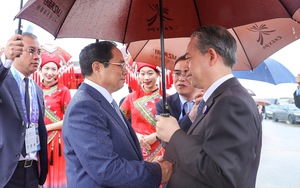 Thủ tướng Phạm Minh Chính tới Trung Quốc, bắt đầu chuyến công tác tham dự Hội chợ CAEXPO và Hội nghị CABIS