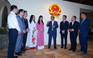 Thủ tướng thăm hỏi, động viên và giao nhiệm vụ cho Đại sứ quán Việt Nam tại Brazil