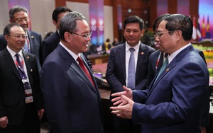 Thủ tướng Phạm Minh Chính gặp Thủ tướng Trung Quốc Lý Cường