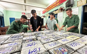 Phát hiện gần 300 kg nghi ma túy trôi dạt vào bờ biển   tỉnh Quảng Ngãi