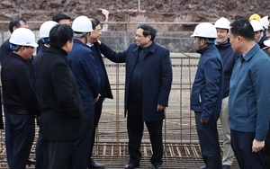 Thủ tướng: 'Vượt nắng thắng mưa', 'xuyên lễ xuyên Tết' để hoàn thành đường dây 500 kV mạch 3 vào tháng 6/2024
