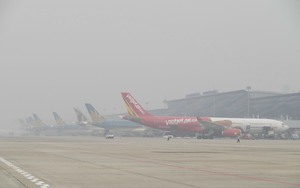 Sương mù dày đặc tại Hà Nội, gần 60 chuyến bay bị ảnh hưởng