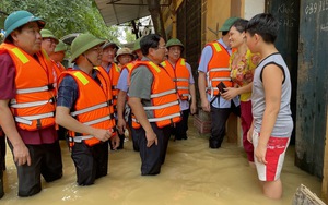 Thủ tướng về xã bị cô lập của Bắc Giang, kiểm tra công tác ứng phó mưa lũ