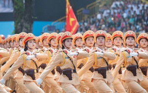 Chùm ảnh: Lực lượng công an tham gia diễu binh, diễu hành kỷ niệm 50 năm thống nhất đất nước