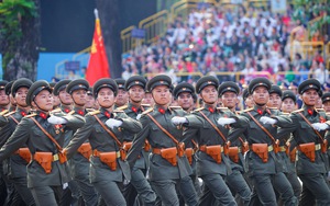 Chùm ảnh: Lực lượng Quân đội tham gia diễu binh, diễu hành kỷ niệm 50 năm thống nhất đất nước