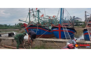 Thủ tướng lập Ban Chỉ đạo tiền phương, chủ trì cuộc họp ứng phó bão số 5 tại Nghệ An