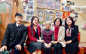 Thăm hỏi và chúc Tết gia đình liệt sĩ nhân dịp xuân về